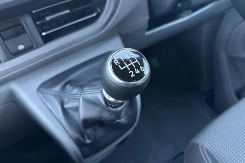 BV75OBW Volkswagen Transporter 2.0 TDI 110 Commerce Pro Van Thumbnail #54