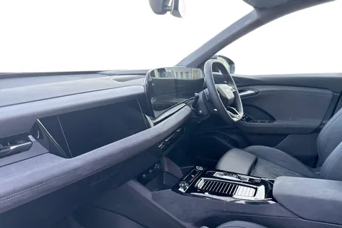 KO25XXG Audi Q6 E-Tron Q6 SUV Edition 1 e-tron quattro 285,00 kW Thumbnail #16