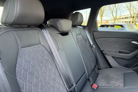 KO25XXG Audi Q6 E-Tron Q6 SUV Edition 1 e-tron quattro 285,00 kW Thumbnail #20