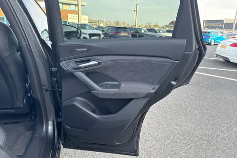 KO25XXG Audi Q6 E-Tron Q6 SUV Edition 1 e-tron quattro 285,00 kW Thumbnail #44