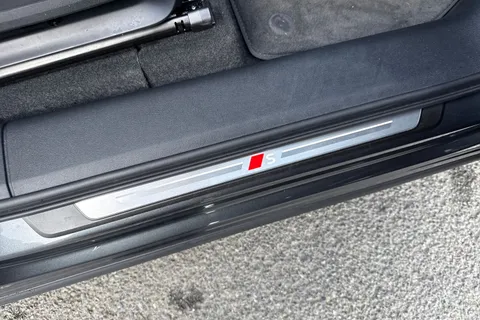 KO25XXG Audi Q6 E-Tron Q6 SUV Edition 1 e-tron quattro 285,00 kW Thumbnail #45