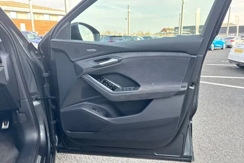 KO25XXG Audi Q6 E-Tron Q6 SUV Edition 1 e-tron quattro 285,00 kW Thumbnail #48