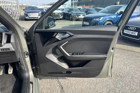 DG25WYS Audi A1 S line 30 TFSI  116 PS S tronic Thumbnail #48