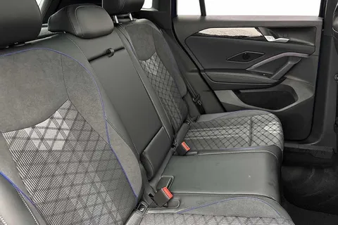 KJ25CVC Volkswagen Tiguan 1.5 TSI 272 eHybrid R-Line 5dr DSG | Panoramic Sunroof | Heated Seats Thumbnail #9