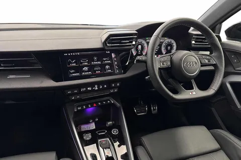 KJ25SUA Audi A3 Sportback Black Edition TFSI 150 PS S tronic Thumbnail #2