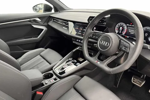 KJ25SUA Audi A3 Sportback Black Edition TFSI 150 PS S tronic Thumbnail #6