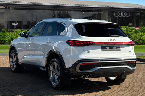Audi Q5 2.0 TDI S line S Tronic quattro Euro 6 (s/s) 5dr Thumbnail #3