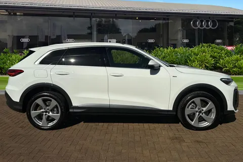 Audi Q5 2.0 TDI S line S Tronic quattro Euro 6 (s/s) 5dr Thumbnail #4