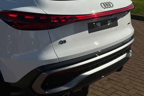 Audi Q5 2.0 TDI S line S Tronic quattro Euro 6 (s/s) 5dr Thumbnail #8