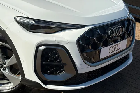 Audi Q5 2.0 TDI S line S Tronic quattro Euro 6 (s/s) 5dr Thumbnail #9