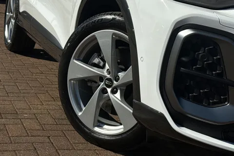 Audi Q5 2.0 TDI S line S Tronic quattro Euro 6 (s/s) 5dr Thumbnail #26