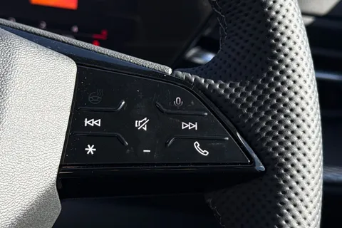 Audi Q5 2.0 TDI S line S Tronic quattro Euro 6 (s/s) 5dr Thumbnail #37