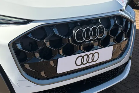 Audi Q5 2.0 TDI S line S Tronic quattro Euro 6 (s/s) 5dr Thumbnail #52