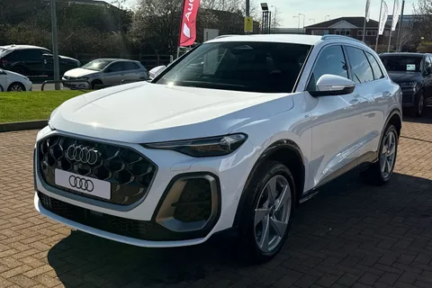 Audi Q5 2.0 TDI S line S Tronic quattro Euro 6 (s/s) 5dr Thumbnail #57