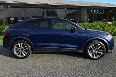 PK23WOD Audi Q3 Black Edition 35 TFSI  150 PS S tronic Thumbnail #4