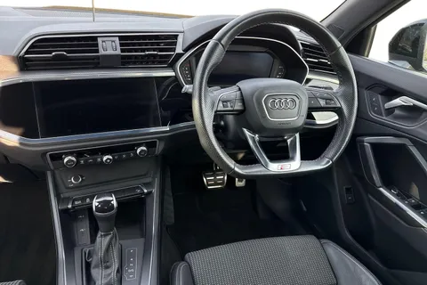 PK23WOD Audi Q3 Black Edition 35 TFSI  150 PS S tronic Thumbnail #19