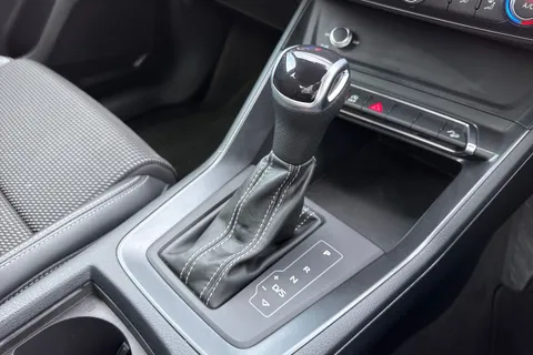 PK23WOD Audi Q3 Black Edition 35 TFSI  150 PS S tronic Thumbnail #24