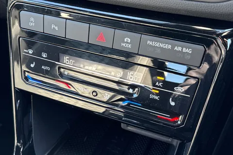  Volkswagen T-Cross 1.0 TSI Black Edition Euro 6 (s/s) 5dr Thumbnail #22