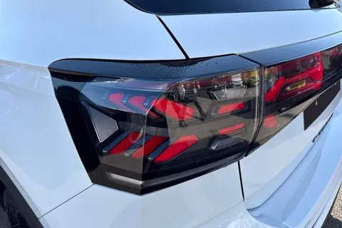  Volkswagen T-Cross 1.0 TSI Black Edition Euro 6 (s/s) 5dr Thumbnail #31