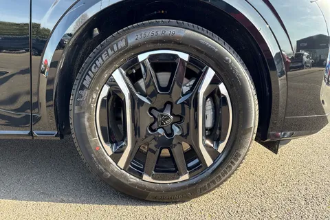  PEUGEOT E-5008 73kWh GT Auto 5dr Thumbnail #10