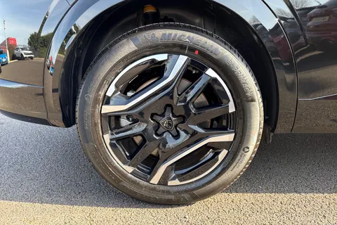  PEUGEOT E-5008 73kWh GT Auto 5dr Thumbnail #11