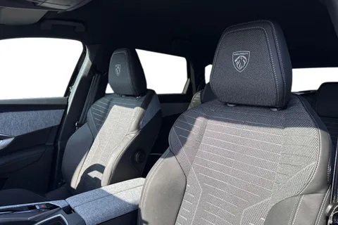  PEUGEOT E-5008 73kWh GT Auto 5dr Thumbnail #16