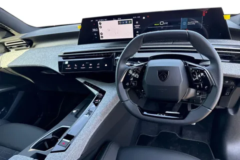  PEUGEOT E-5008 73kWh GT Auto 5dr Thumbnail #18