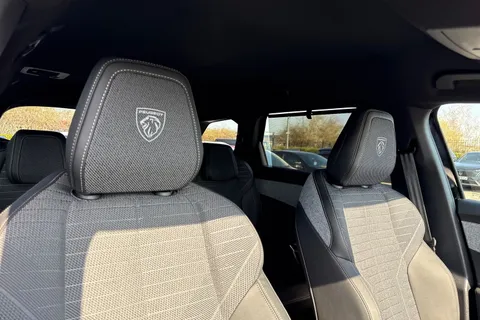  PEUGEOT E-5008 73kWh GT Auto 5dr Thumbnail #24