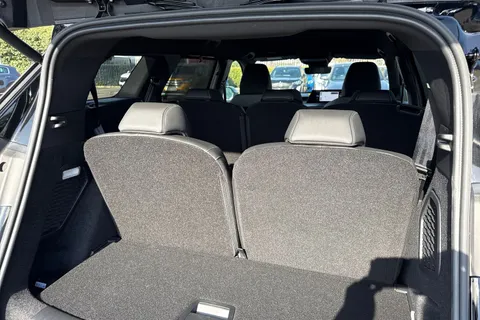  PEUGEOT E-5008 73kWh GT Auto 5dr Thumbnail #25