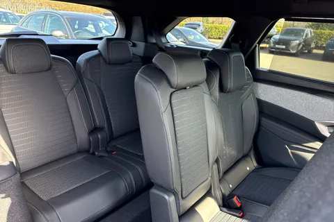  PEUGEOT E-5008 73kWh GT Auto 5dr Thumbnail #26