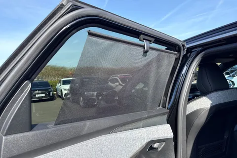  PEUGEOT E-5008 73kWh GT Auto 5dr Thumbnail #27