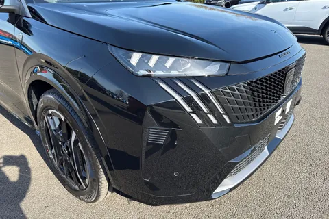  PEUGEOT E-5008 73kWh GT Auto 5dr Thumbnail #29