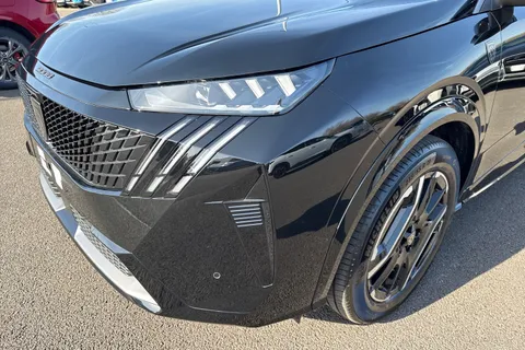  PEUGEOT E-5008 73kWh GT Auto 5dr Thumbnail #30