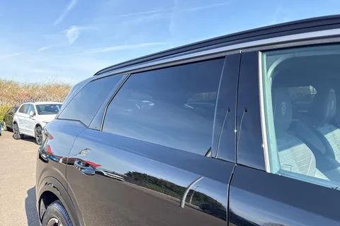  PEUGEOT E-5008 73kWh GT Auto 5dr Thumbnail #37