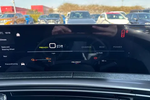  PEUGEOT E-5008 73kWh GT Auto 5dr Thumbnail #39