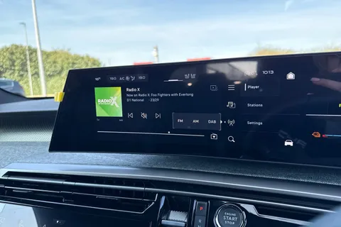  PEUGEOT E-5008 73kWh GT Auto 5dr Thumbnail #41