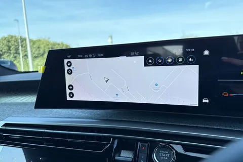  PEUGEOT E-5008 73kWh GT Auto 5dr Thumbnail #45