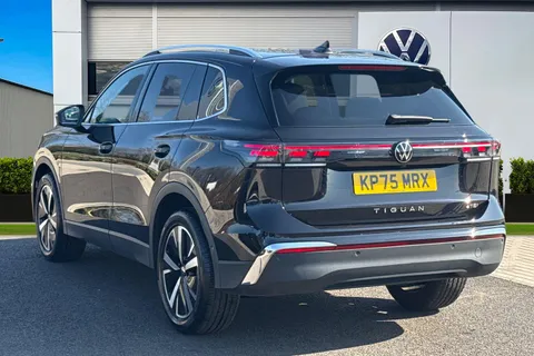 KP75MRX Volkswagen Tiguan 1.5 eTSI 150 Elegance 5dr DSG Thumbnail #3