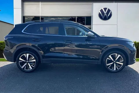 KP75MRX Volkswagen Tiguan 1.5 eTSI 150 Elegance 5dr DSG Thumbnail #4