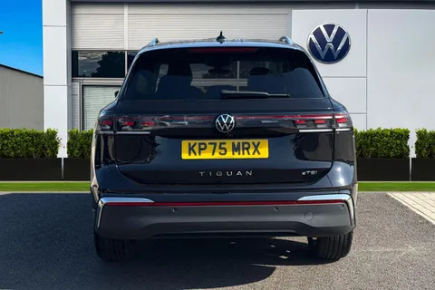 KP75MRX Volkswagen Tiguan 1.5 eTSI 150 Elegance 5dr DSG Thumbnail #5