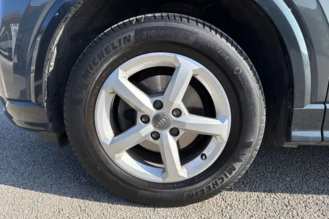 13 of 59 for Audi Q2 Technik 30 TFSI 116 PS 6-speed