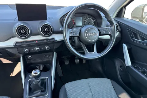 18 of 59 for Audi Q2 Technik 30 TFSI 116 PS 6-speed