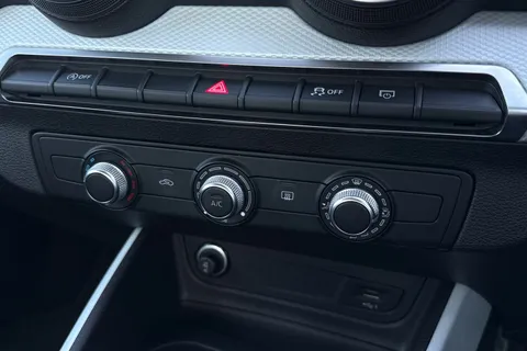 22 of 59 for Audi Q2 Technik 30 TFSI 116 PS 6-speed