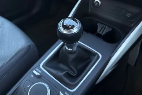 23 of 59 for Audi Q2 Technik 30 TFSI 116 PS 6-speed