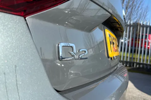 25 of 59 for Audi Q2 Technik 30 TFSI 116 PS 6-speed