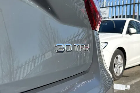 27 of 59 for Audi Q2 Technik 30 TFSI 116 PS 6-speed