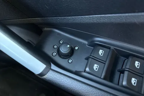 36 of 59 for Audi Q2 Technik 30 TFSI 116 PS 6-speed