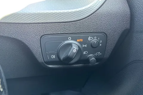 38 of 59 for Audi Q2 Technik 30 TFSI 116 PS 6-speed