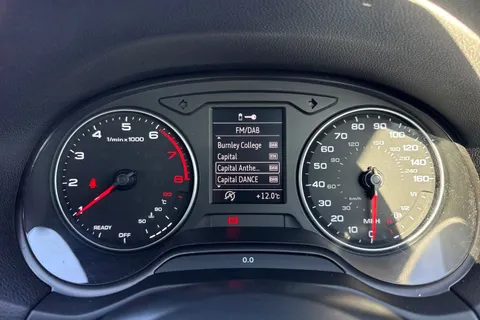 44 of 59 for Audi Q2 Technik 30 TFSI 116 PS 6-speed