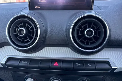 52 of 59 for Audi Q2 Technik 30 TFSI 116 PS 6-speed